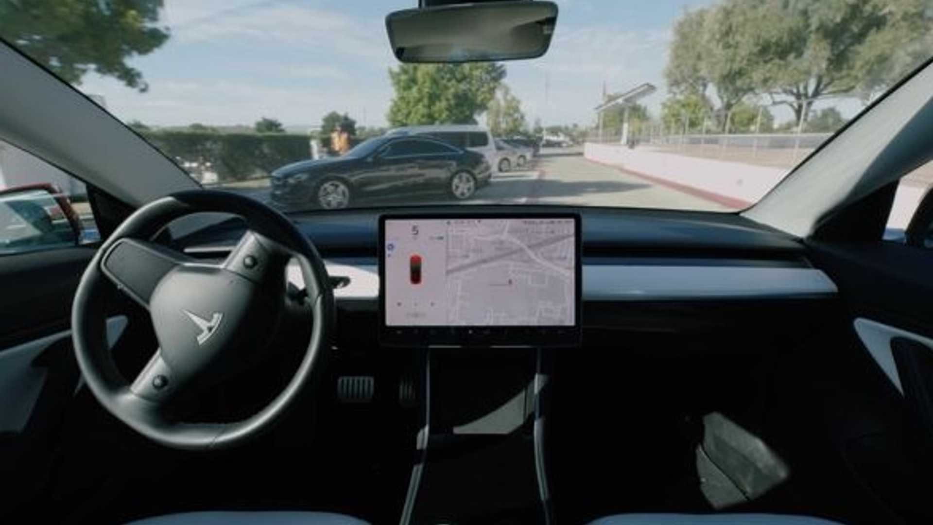 Autopilot Tesla Police NHTSA