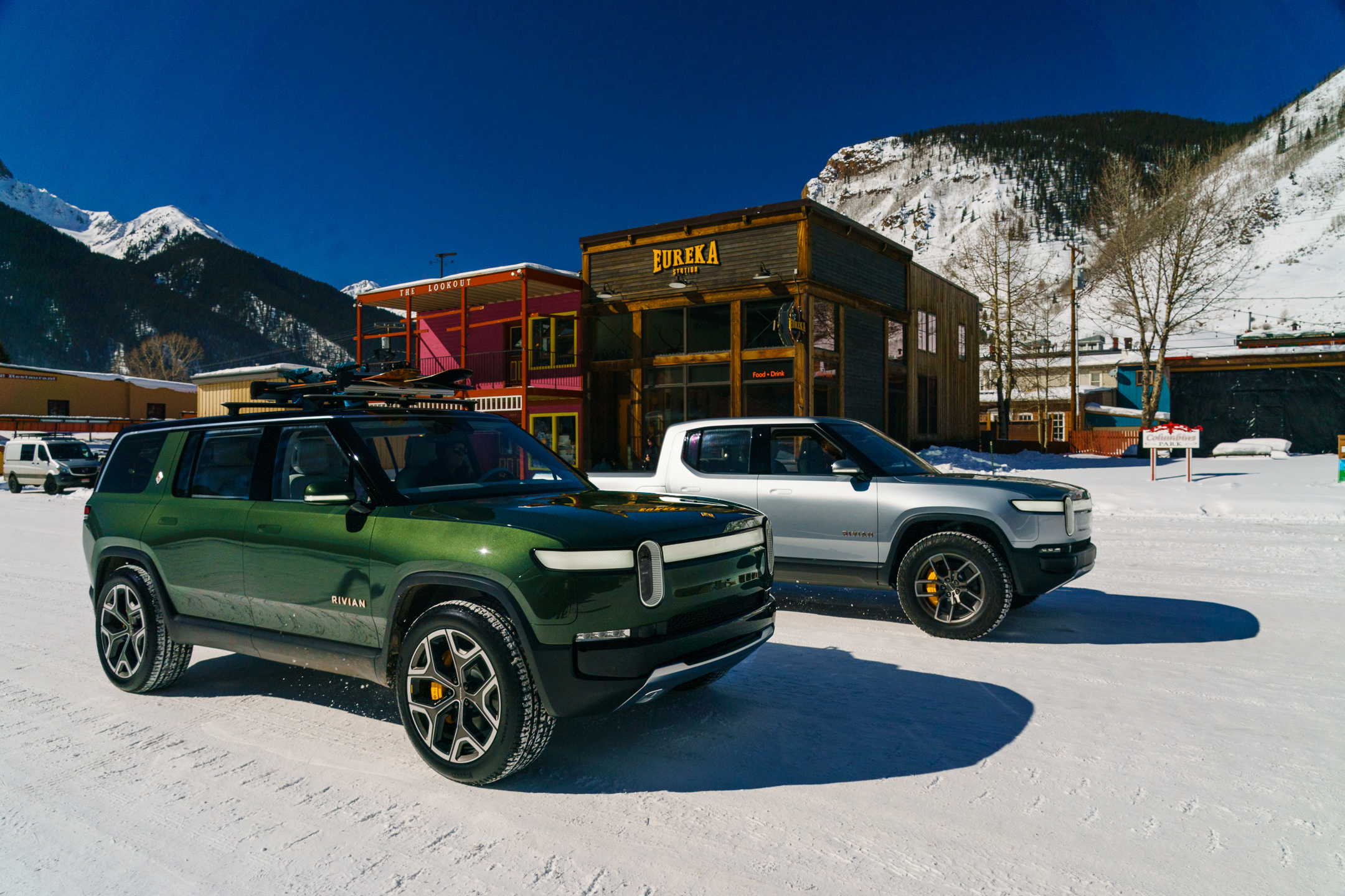 Rivian launches new Dual Motor options for R1T and R1S, increases Quad Motor pricing
