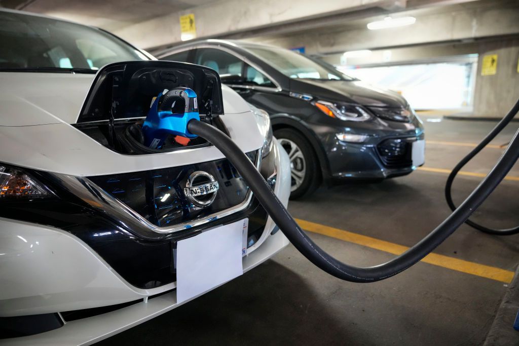 Electric car and United States