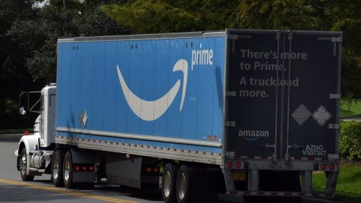 Amazon offers to help with US vaccine delivery