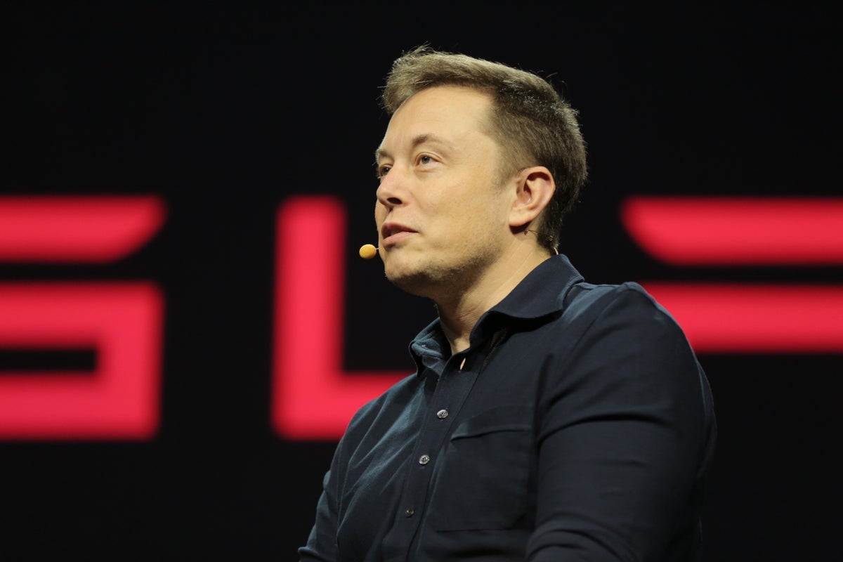 Elon Musk Berkshire Hathaway's Charlie Munger Tesla