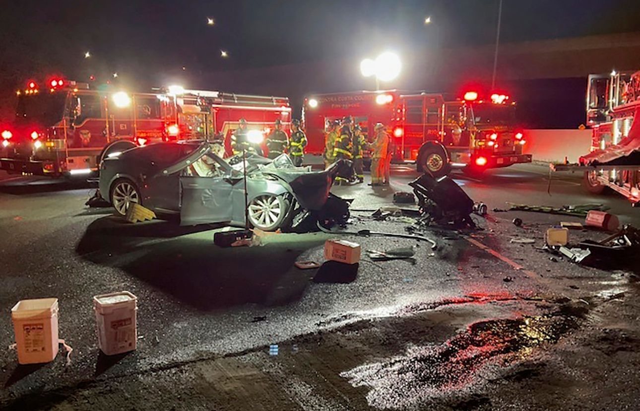 The scene of a fatal accident involving a Tesla and a Contra Costa County firetruck. PHOTO: ASSOCIATED PRESS